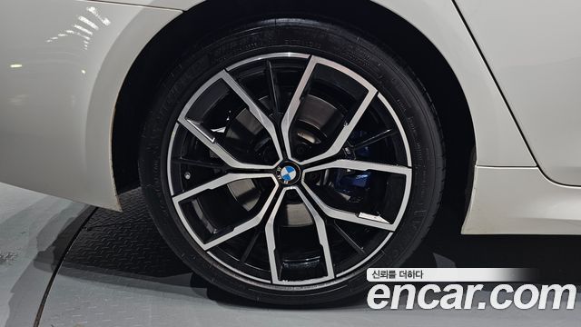 BMW 5-Series 530i xDrive M Sport Package