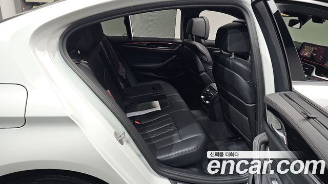 BMW 5-Series 530i xDrive M Sport Package