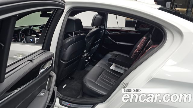 BMW 5-Series 530i xDrive M Sport Package