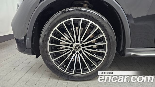 Mercedes-Benz GLC-Class GLC300 4MATIC AMG Line