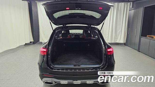 Mercedes-Benz GLC-Class GLC300 4MATIC AMG Line