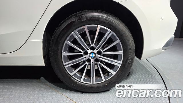 BMW 2-Series 220i Luxury