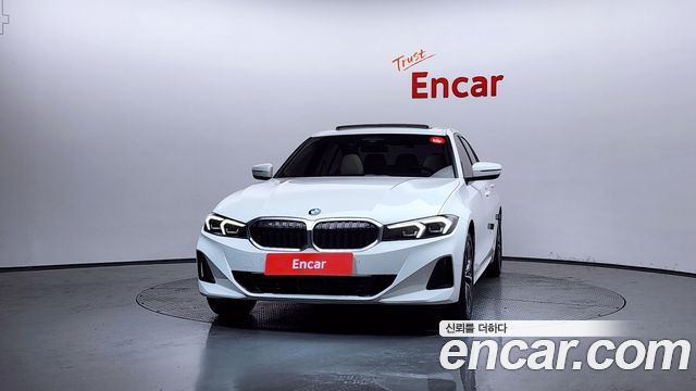 BMW 3-Series 320i