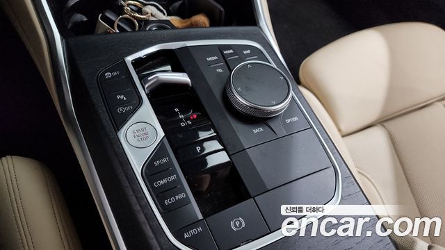 BMW 3-Series 320i