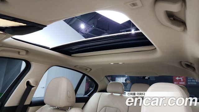 BMW 3-Series 320i