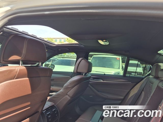 BMW 5-Series 523d M Sport