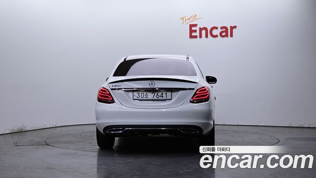 Mercedes-Benz C-Class C200 Avantgarde
