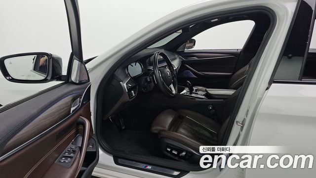 BMW 5-Series 530i xDrive M Sport Package Plus