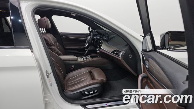BMW 5-Series 530i xDrive M Sport Package Plus