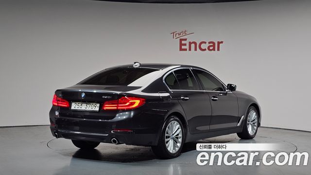 BMW 5-Series 530i xDrive Luxury Plus