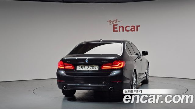 BMW 5-Series 530i xDrive Luxury Plus