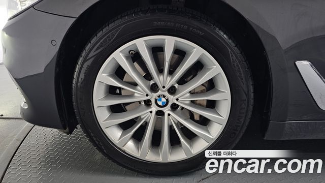 BMW 5-Series 530i xDrive Luxury Plus