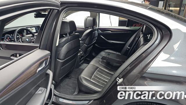 BMW 5-Series 530i xDrive Luxury Plus