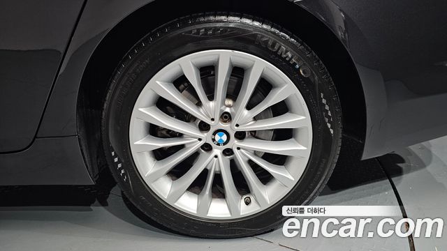 BMW 5-Series 530i xDrive Luxury Plus