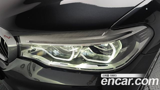 BMW 5-Series 530i xDrive Luxury Plus
