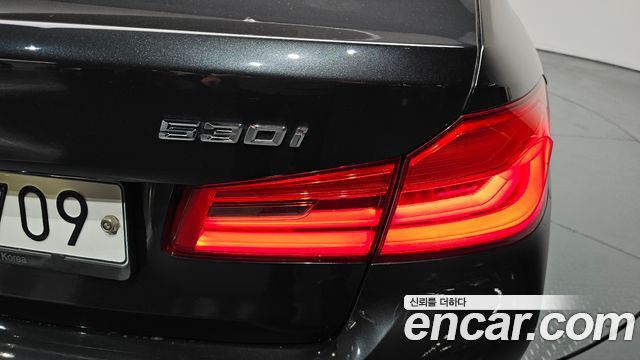 BMW 5-Series 530i xDrive Luxury Plus