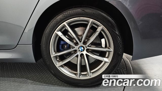 BMW 5-Series 530i xDrive M Sport Package