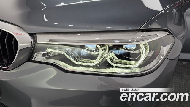 BMW 5-Series 530i xDrive M Sport Package