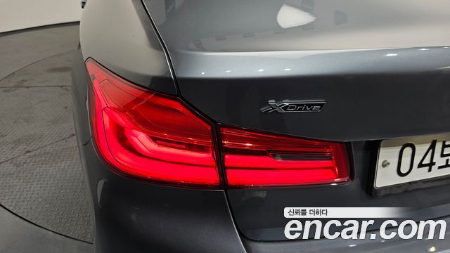 BMW 5-Series 530i xDrive M Sport Package