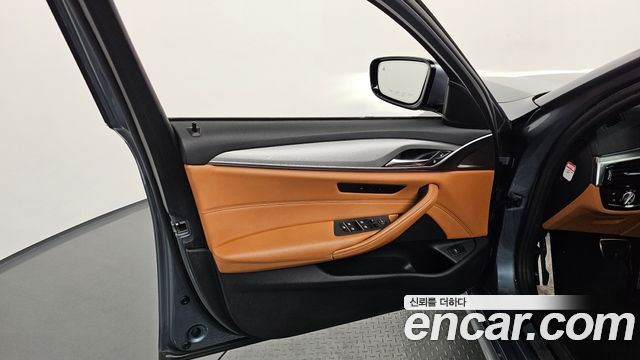 BMW 5-Series 530i xDrive M Sport Package