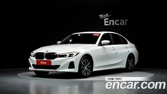 BMW 3-Series 320i