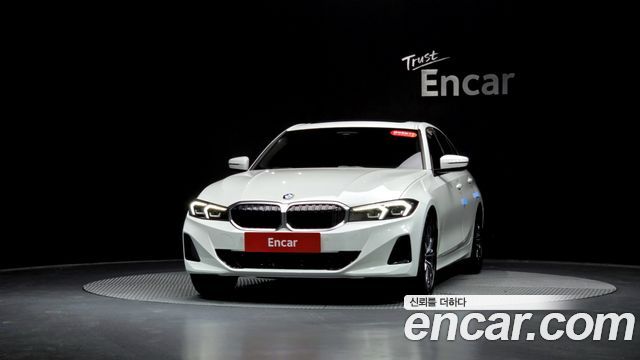 BMW 3-Series 320i