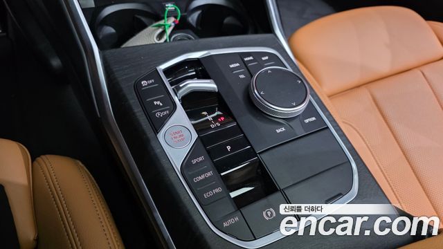 BMW 3-Series 320i