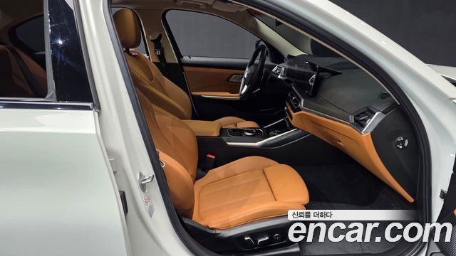 BMW 3-Series 320i