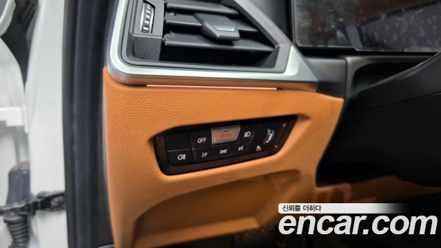 BMW 3-Series 320i