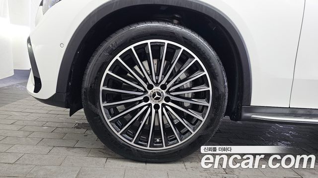 Mercedes-Benz GLC-Class GLC300 4MATIC AMG Line