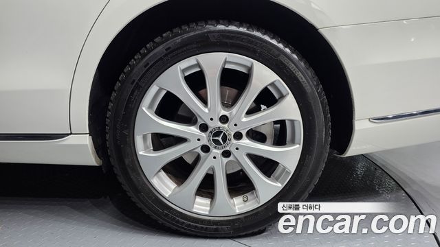 Mercedes-Benz E-Class E220d 4MATIC Exclusive