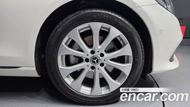 Mercedes-Benz E-Class E220d 4MATIC Exclusive