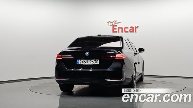 BMW 5-Series 530e
