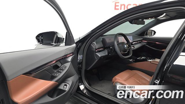 BMW 5-Series 530e