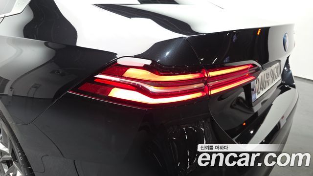 BMW 5-Series 530e