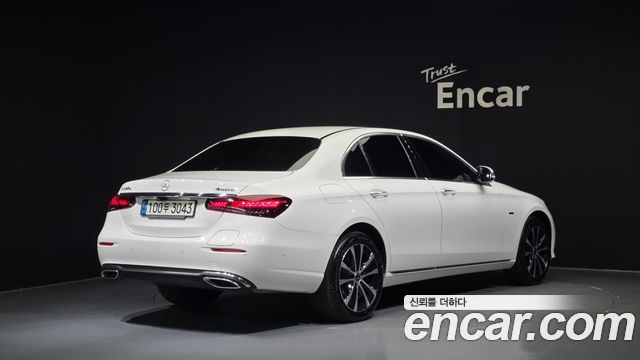 Mercedes-Benz E-Class E300e 4MATIC Exclusive