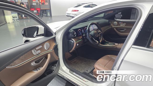 Mercedes-Benz E-Class E300e 4MATIC Exclusive