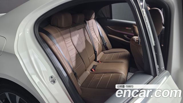 Mercedes-Benz E-Class E300e 4MATIC Exclusive