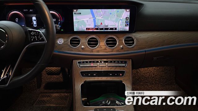 Mercedes-Benz E-Class E300e 4MATIC Exclusive