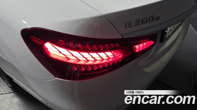Mercedes-Benz E-Class E300e 4MATIC Exclusive