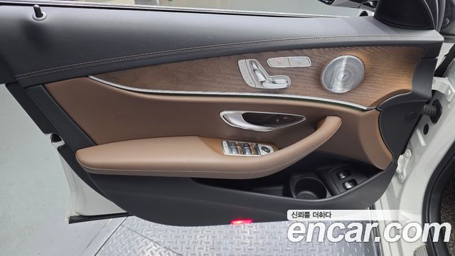 Mercedes-Benz E-Class E300e 4MATIC Exclusive