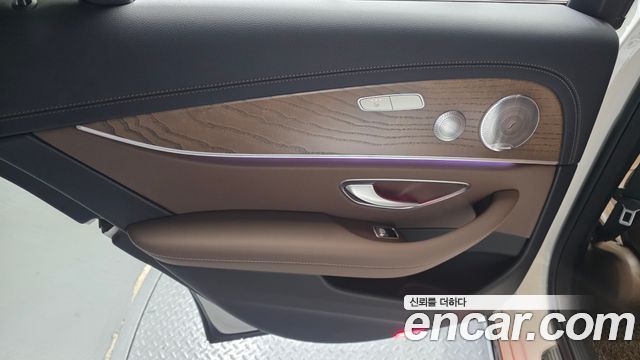 Mercedes-Benz E-Class E300e 4MATIC Exclusive