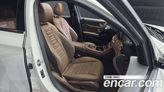 Mercedes-Benz E-Class E300e 4MATIC Exclusive