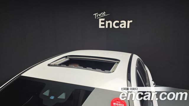 Mercedes-Benz E-Class E300e 4MATIC Exclusive