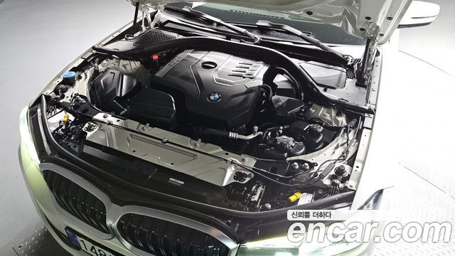 BMW 3-Series 320i