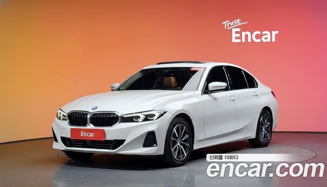 BMW 3-Series 320i