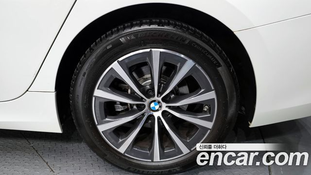 BMW 3-Series 320i