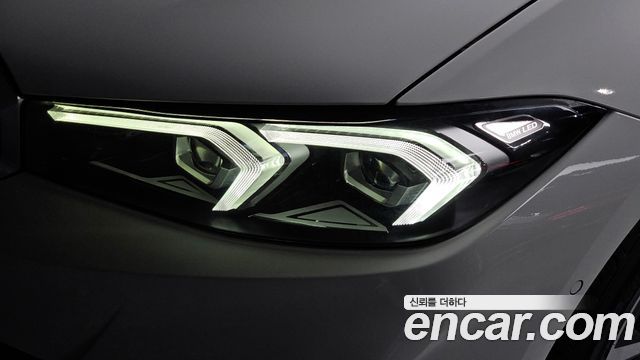 BMW 3-Series 320i