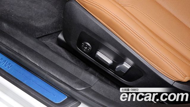 BMW 3-Series 320i