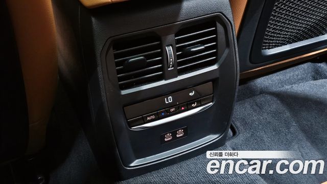 BMW 3-Series 320i